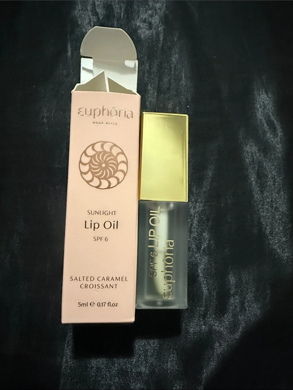 Euphoria Sunlight Lip Oil SPF 6 - Salted Caramel Croissant (Beige)